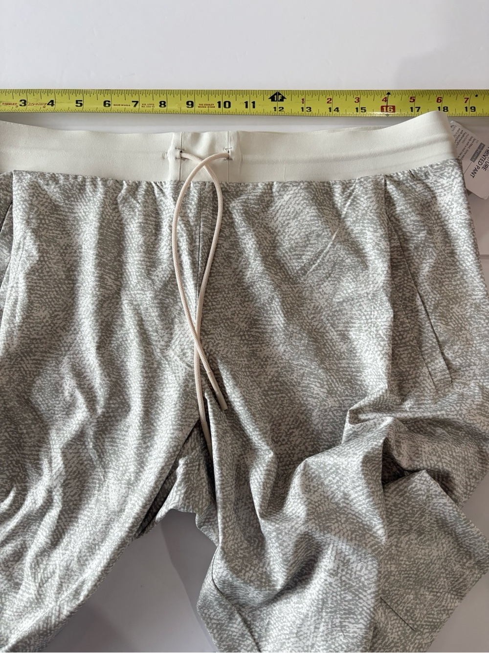 Athleta Venture Printed Pant Women 16T Gray Jogger Featherweight Utility NWT - Picture 9 of 11